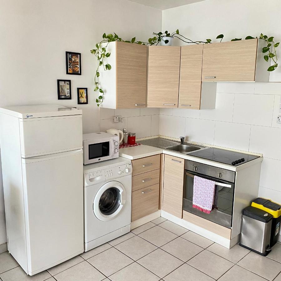 F2 - Lovely Two Bedrooms Flat Sea View, St Julians San Ġiljan Buitenkant foto